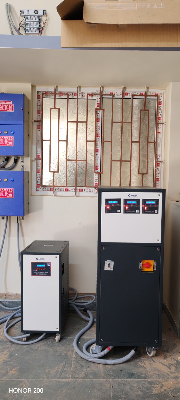 Understanding Power Factor and Its Impact on UPS Efficiency